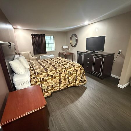 Magnolia Bay Hotel & Suites ジョーンズバラ エクステリア 写真