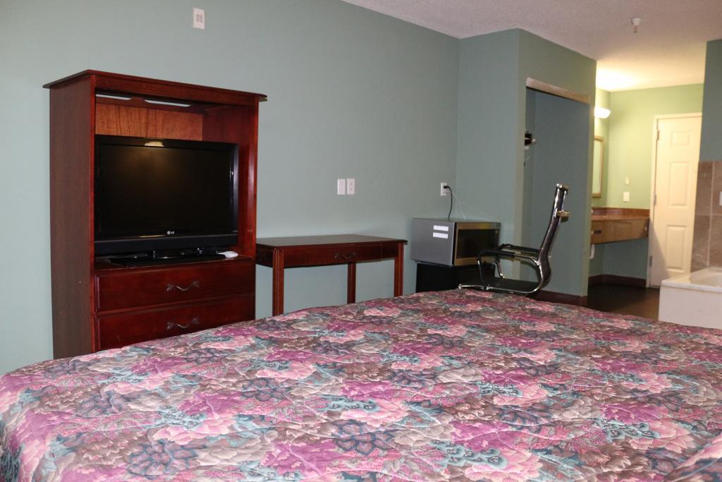 Magnolia Bay Hotel & Suites ジョーンズバラ エクステリア 写真