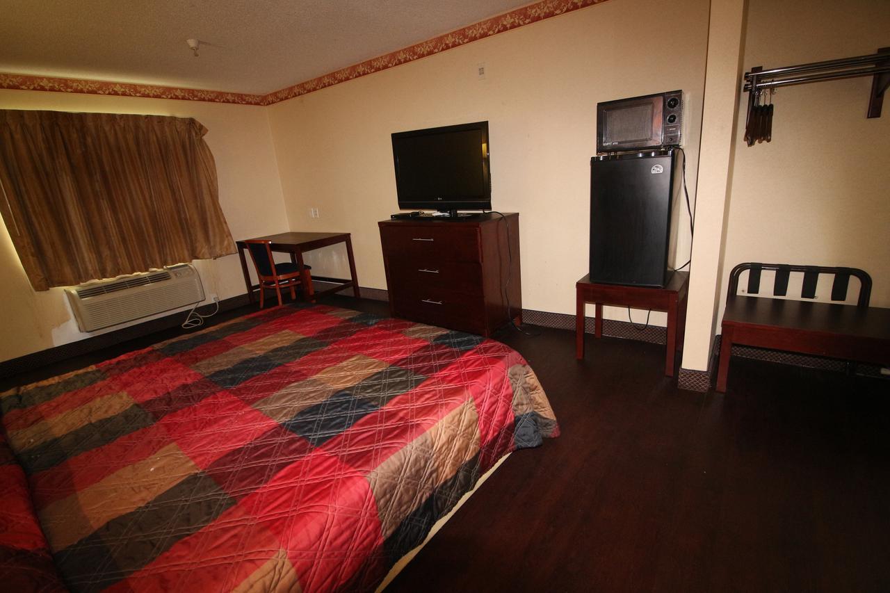Magnolia Bay Hotel & Suites ジョーンズバラ エクステリア 写真