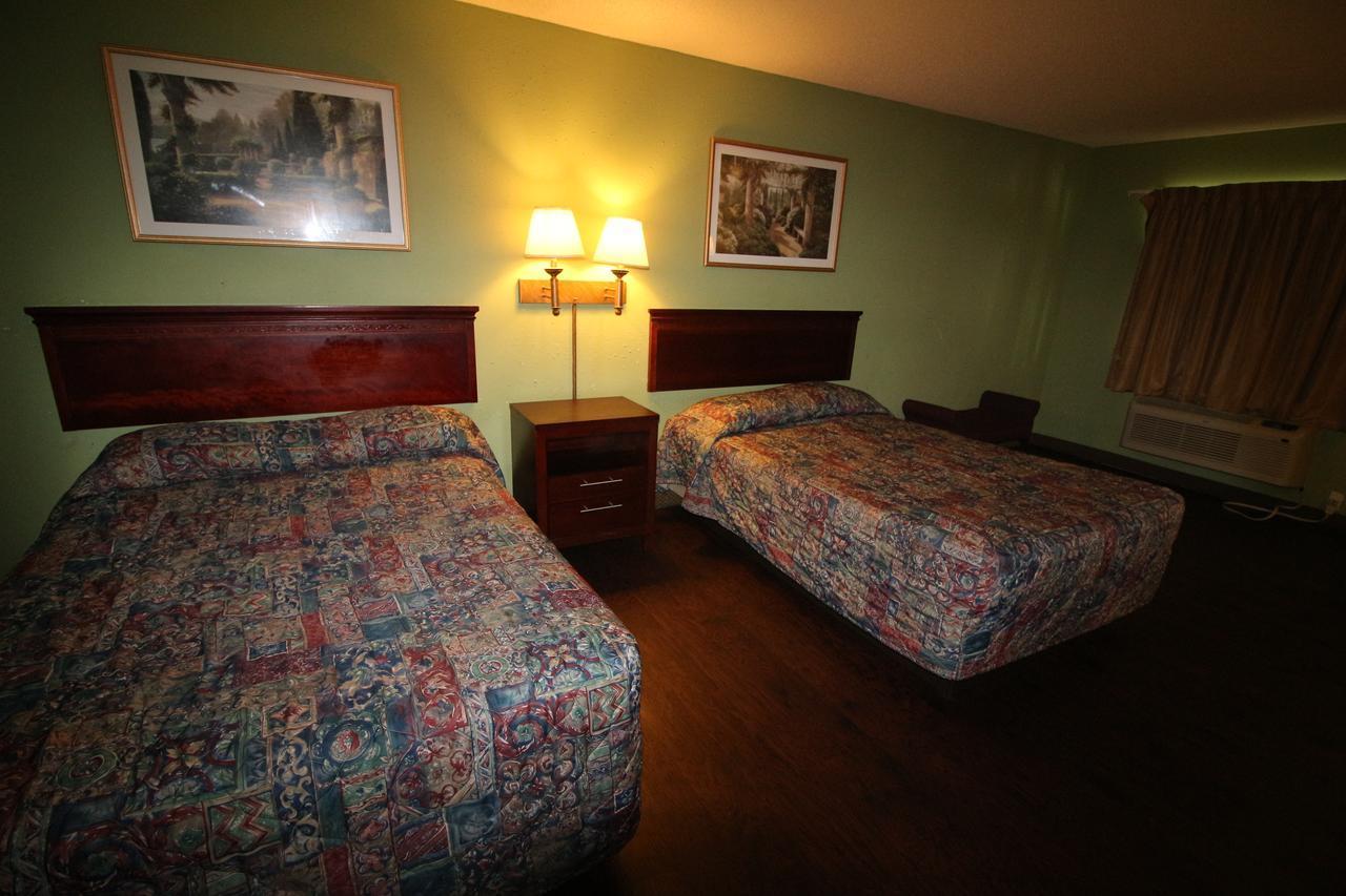 Magnolia Bay Hotel & Suites ジョーンズバラ エクステリア 写真
