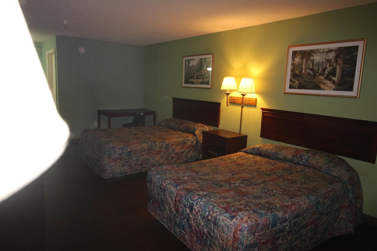Magnolia Bay Hotel & Suites ジョーンズバラ エクステリア 写真