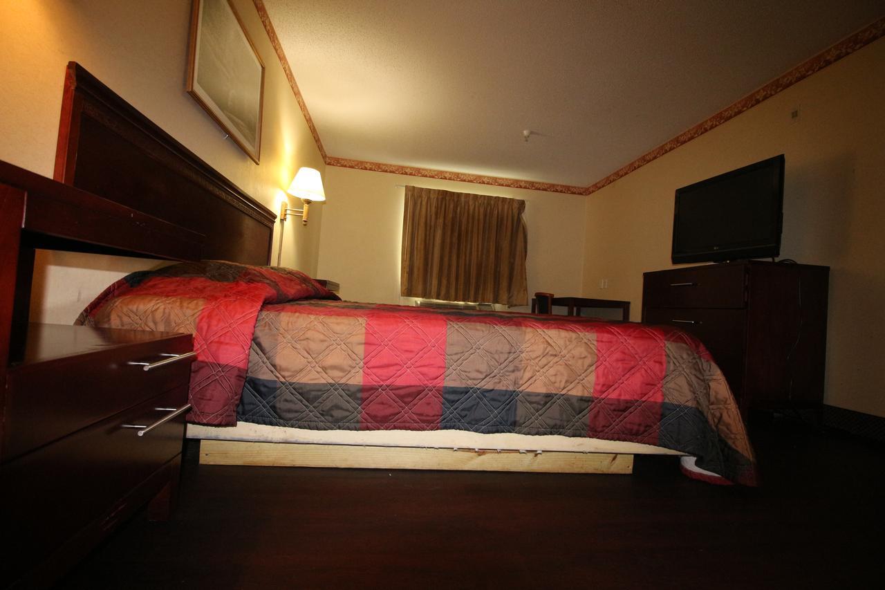 Magnolia Bay Hotel & Suites ジョーンズバラ エクステリア 写真