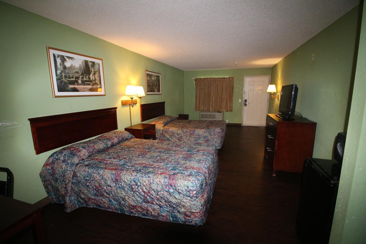 Magnolia Bay Hotel & Suites ジョーンズバラ エクステリア 写真