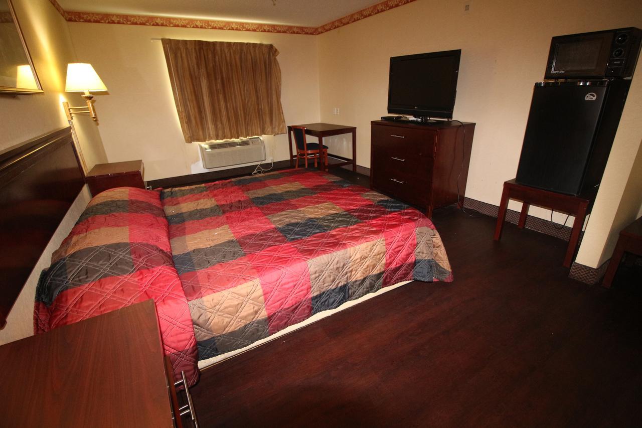 Magnolia Bay Hotel & Suites ジョーンズバラ エクステリア 写真