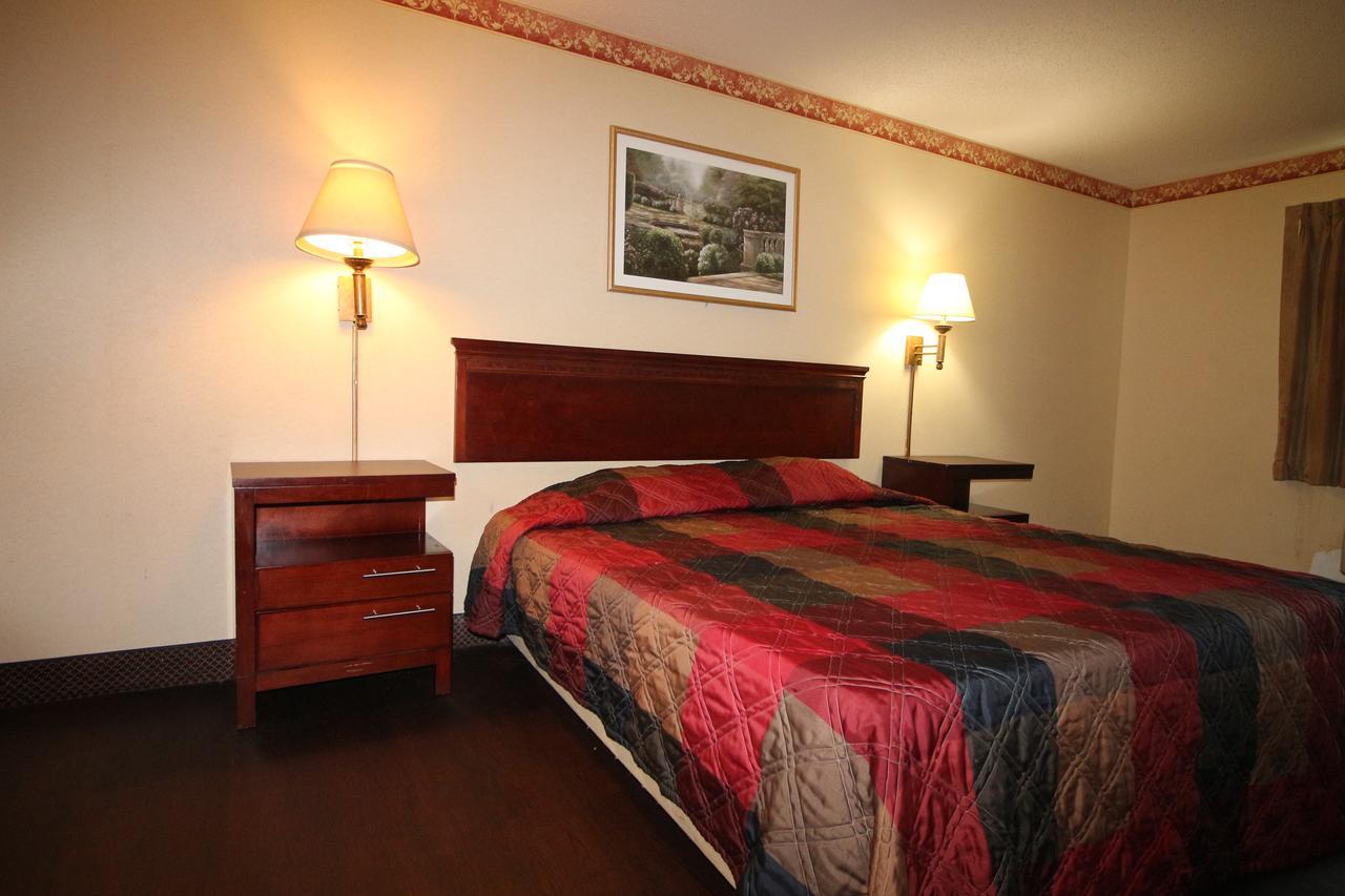 Magnolia Bay Hotel & Suites ジョーンズバラ エクステリア 写真