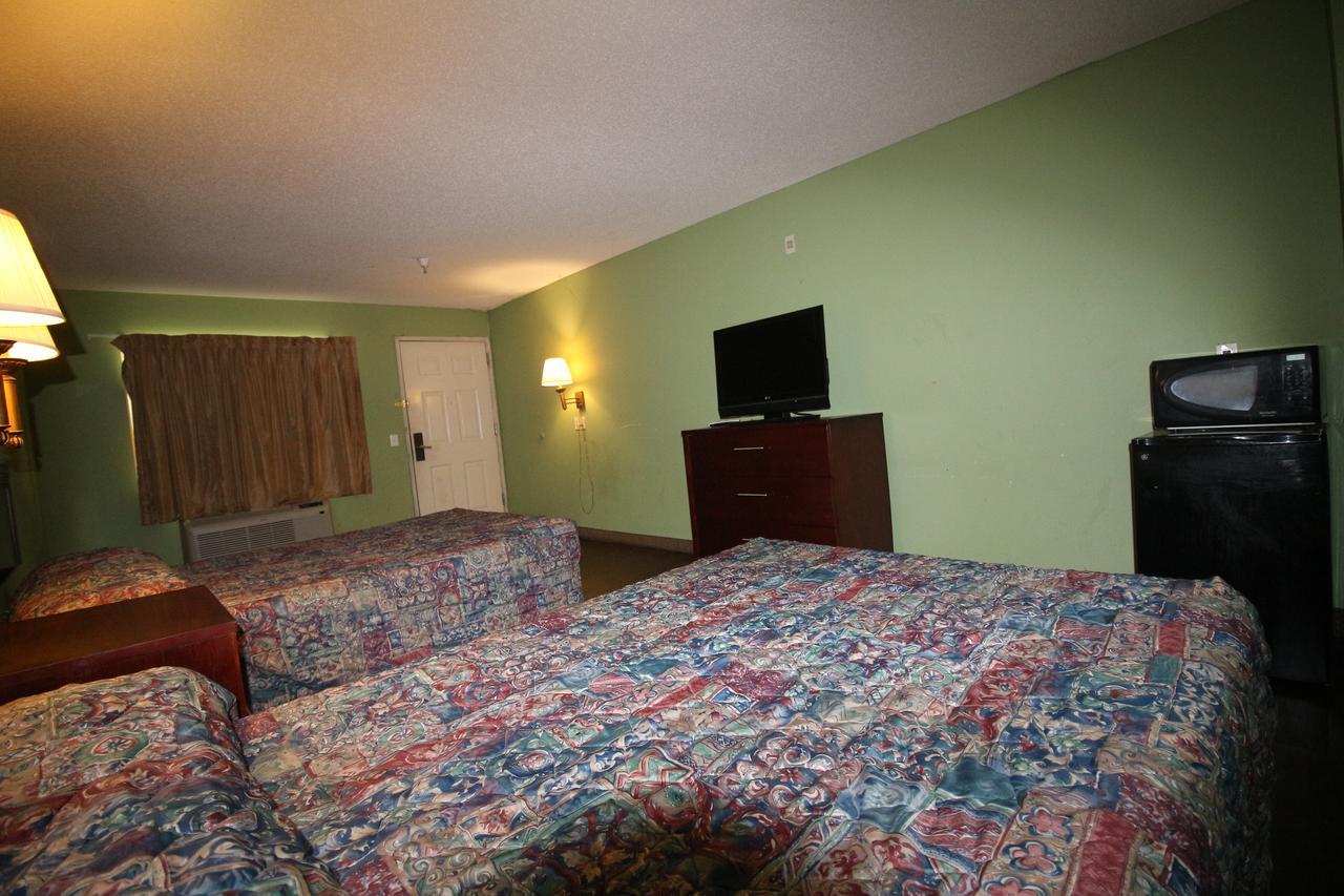 Magnolia Bay Hotel & Suites ジョーンズバラ エクステリア 写真