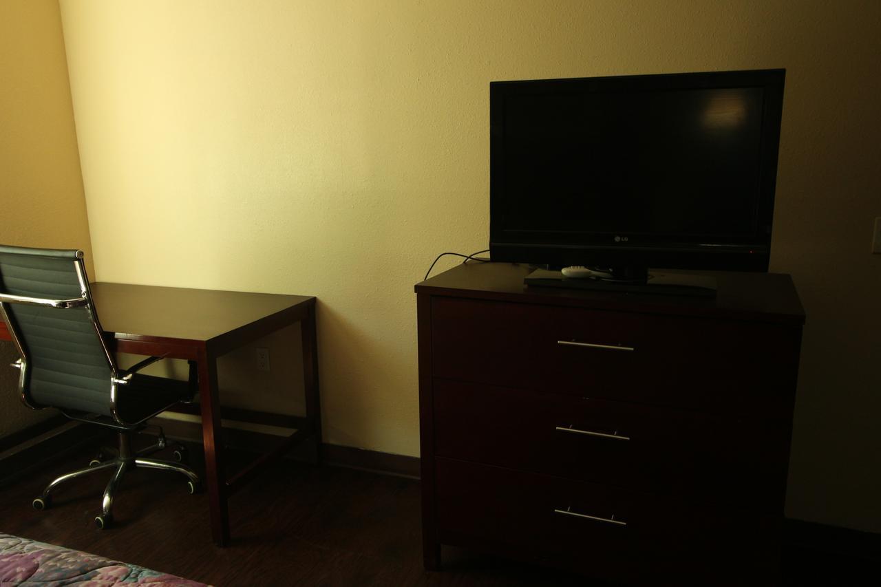 Magnolia Bay Hotel & Suites ジョーンズバラ エクステリア 写真