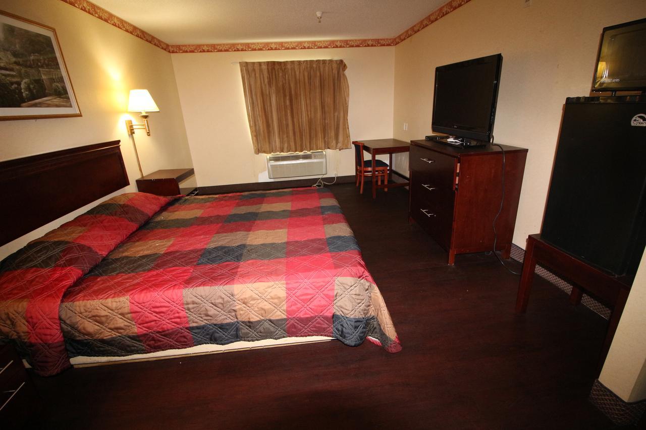 Magnolia Bay Hotel & Suites ジョーンズバラ エクステリア 写真